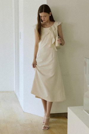Wave ruffle line long dress - ivory