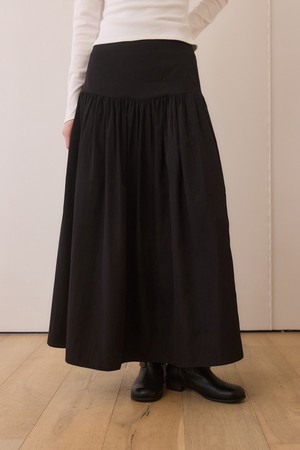 Drop waist shirring long skirt - black
