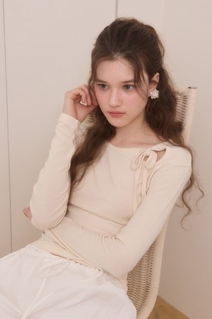 Side ribbon hole slim fit t shirts - 2color