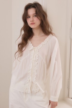 Frill line v neck ribbon blouse - white