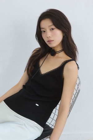 Lace v-neck sleeveless top - 2color
