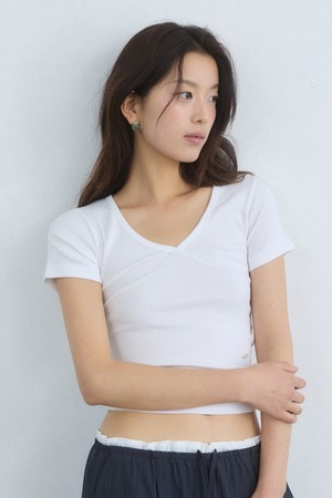 V-line detail slim fit t shirt - 3color