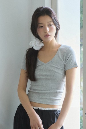 V-line detail slim fit t shirt - 3color