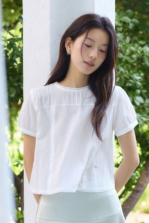 Lace line pintuck soft blouse - white