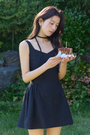 Fit flare sleeveless mini dress - black
