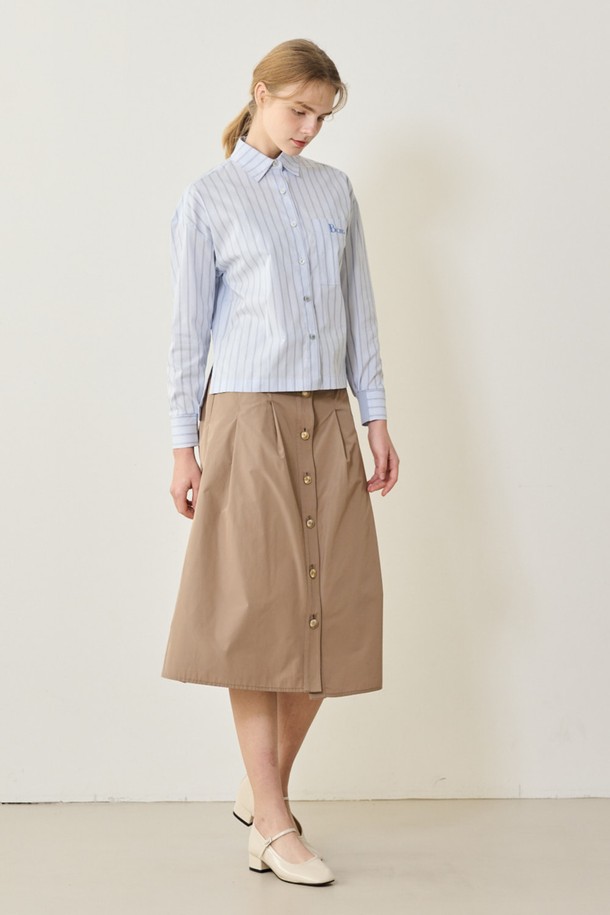 BCBG - 여성 상의 - [23SS]로고 자수 스트라이프 블라우스 - Sky Blue B3M3B40152