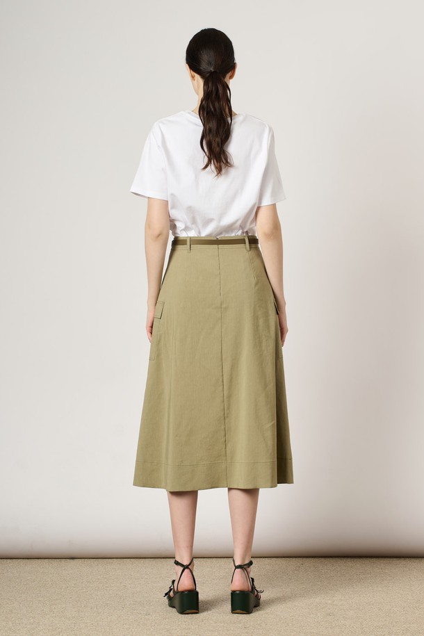 BCBG - 미디스커트 - [24SU]스티치 라인 플레어 스커트 - Light Khaki B4M4S22381