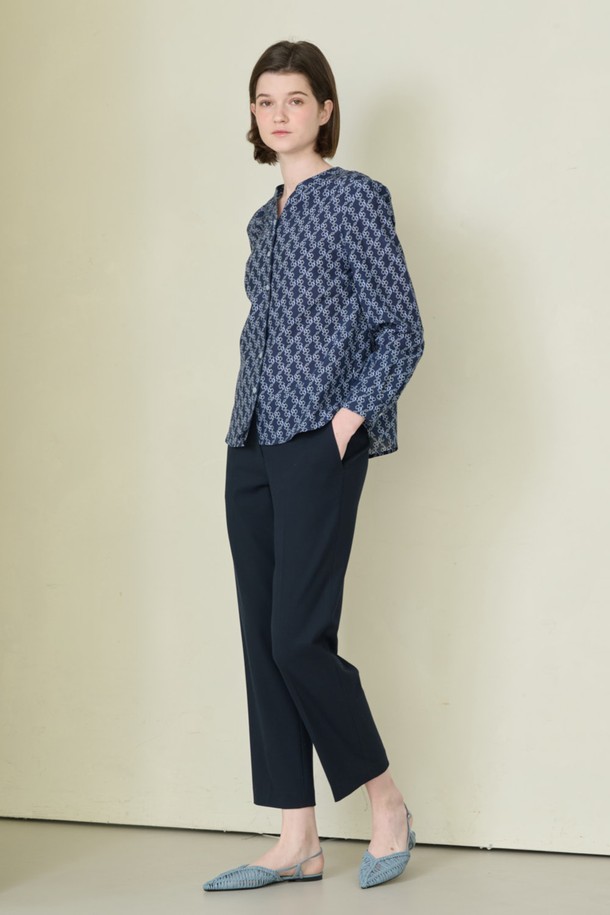 BCBG - 셔츠 / 블라우스 - [24SP]체인프린트 블라우스 - Navy B4S2B42455