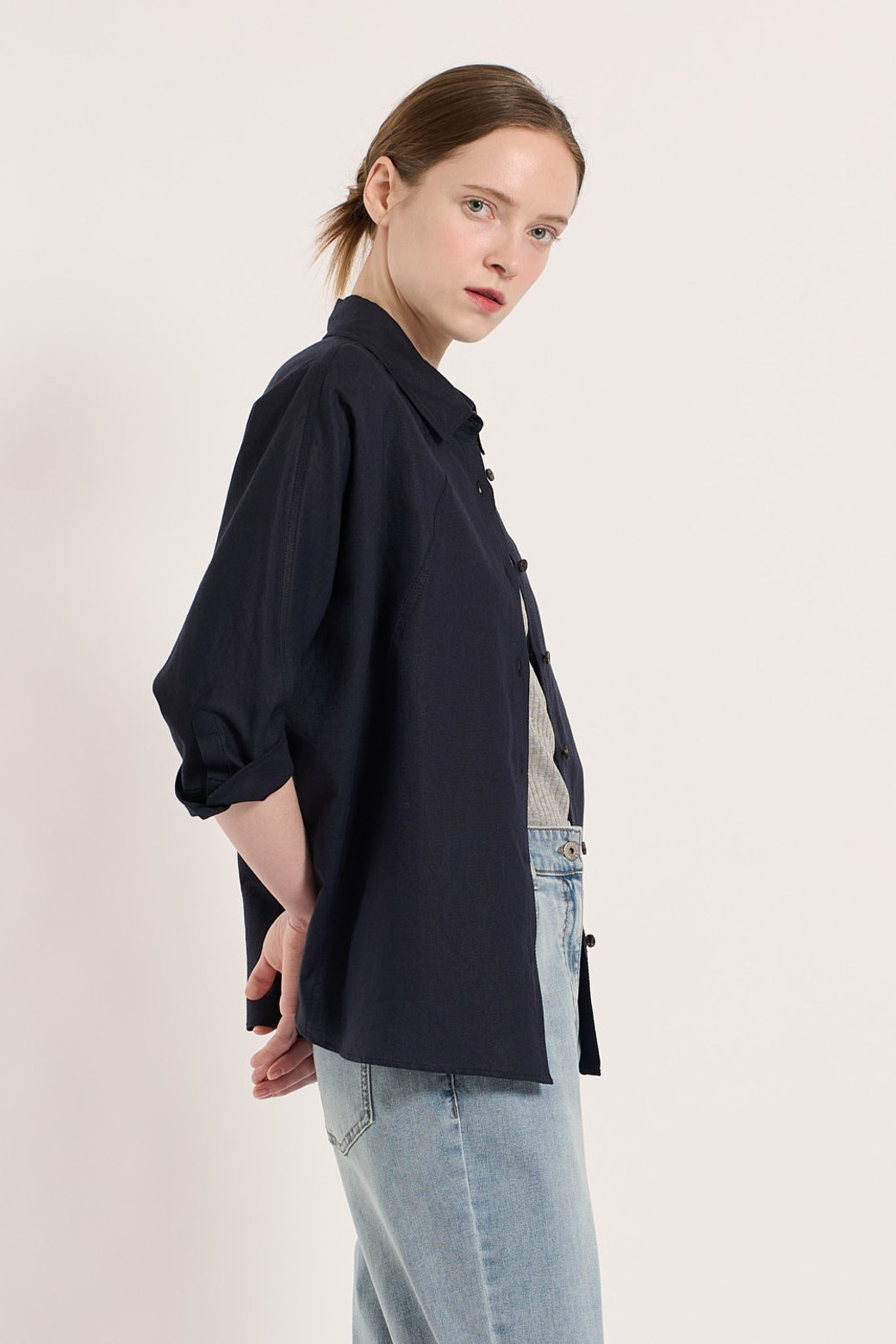 BCBG - 셔츠 - [25SU] 사선 린넨 셔츠 - NAVY B5M4B48455
