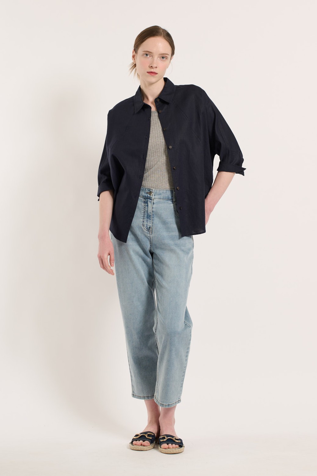 BCBG - 셔츠 - [25SU] 사선 린넨 셔츠 - NAVY B5M4B48455