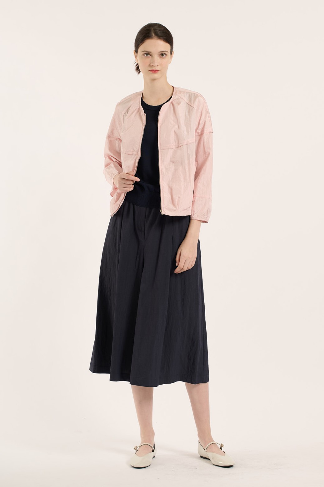 BCBG - 점퍼 - [25SM] 라운드 넥 절개 포인트 점퍼 - LIGHT PINK B5B3G19121