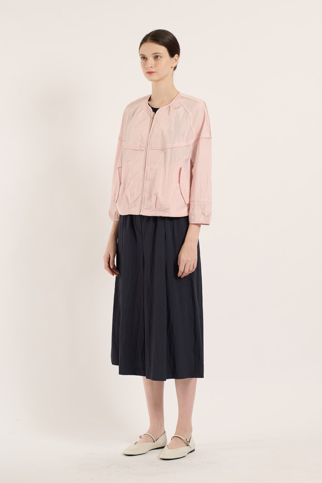BCBG - 점퍼 - [25SM] 라운드 넥 절개 포인트 점퍼 - LIGHT PINK B5B3G19121