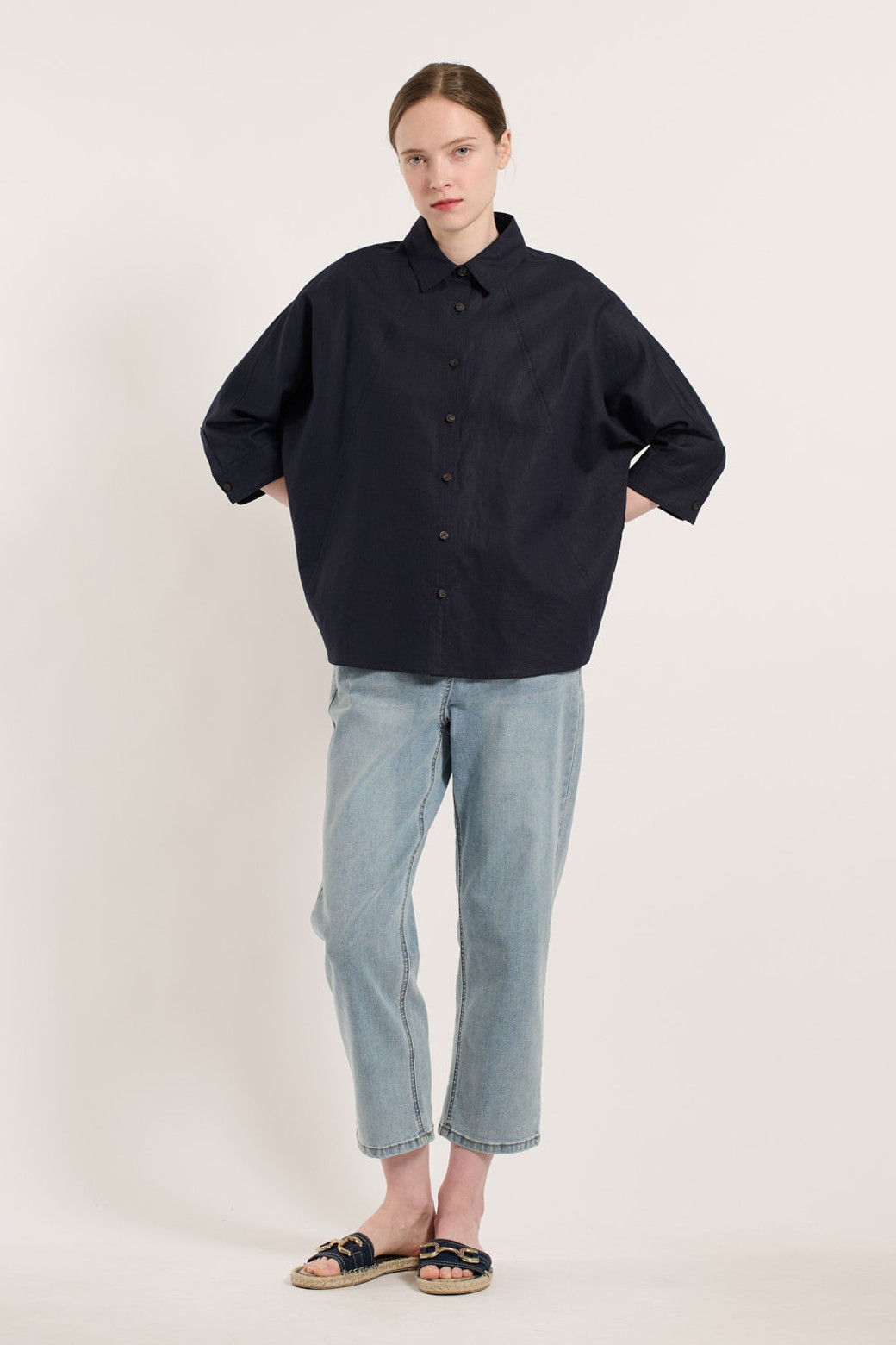 BCBG - 셔츠 - [25SU] 사선 린넨 셔츠 - NAVY B5M4B48455