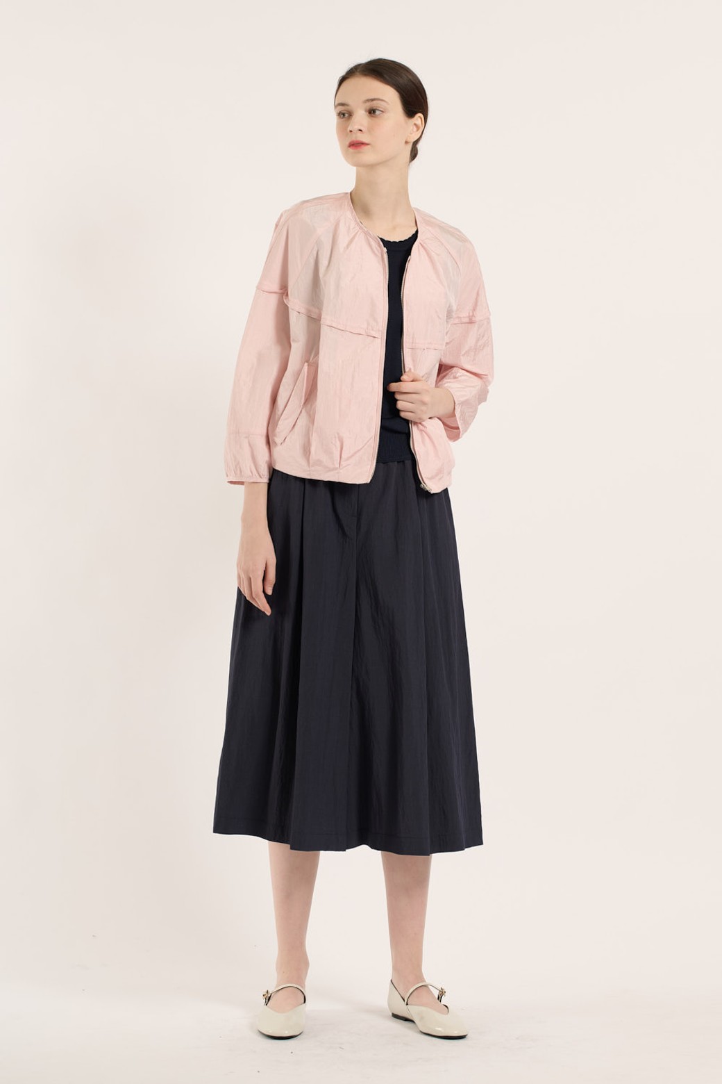 BCBG - 점퍼 - [25SM] 라운드 넥 절개 포인트 점퍼 - LIGHT PINK B5B3G19121