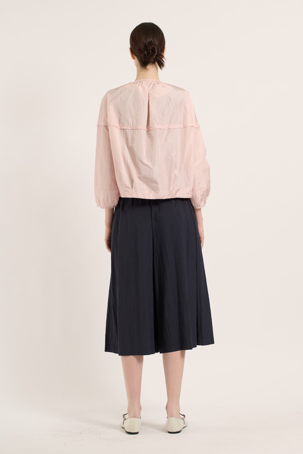 BCBG - 점퍼 - [25SM] 라운드 넥 절개 포인트 점퍼 - LIGHT PINK B5B3G19121