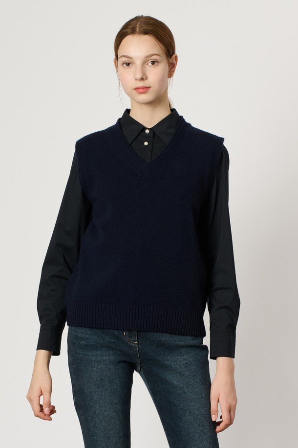 BCBG - 베스트 - [24WT] 브이넥 니트 베스트 - DARK NAVY B4W9K50556