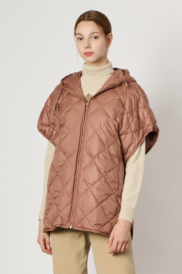 BCBG - 베스트 - [24WT] 퀼팅 케이프 구스 점퍼 - CAMEL B4WAF51080