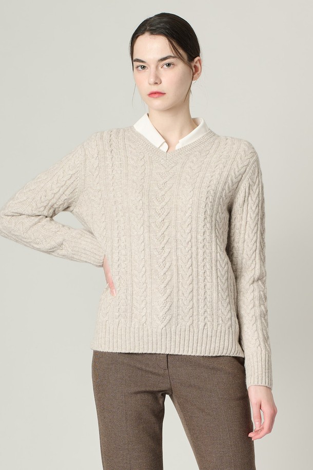 ALL&SUNDRY - 스웨터 - [24WT] 케이블 V넥 니트 탑 - LIGHT BEIGE A4WAK33371