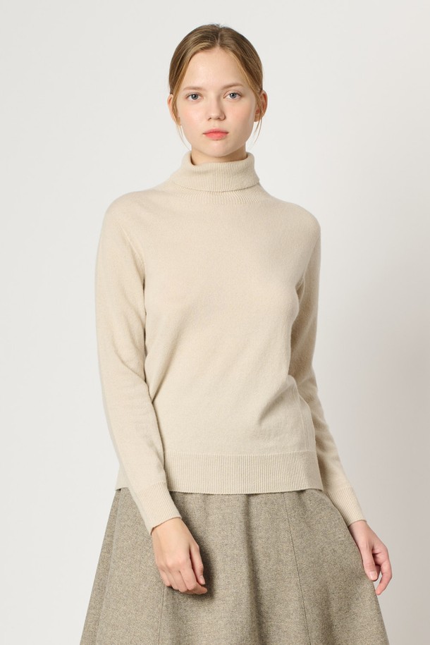 BCBG - 터틀넥 - [24WT] 사이드 디테일 캐시미어 폴라 니트 - LIGHT BEIGE B4WAK31971