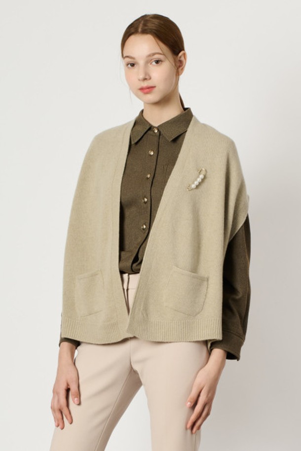 BCBG - 베스트 - [24WT] 캐시 블랜드 니트 베스트 - LIGHT KHAKI B4W9K50381