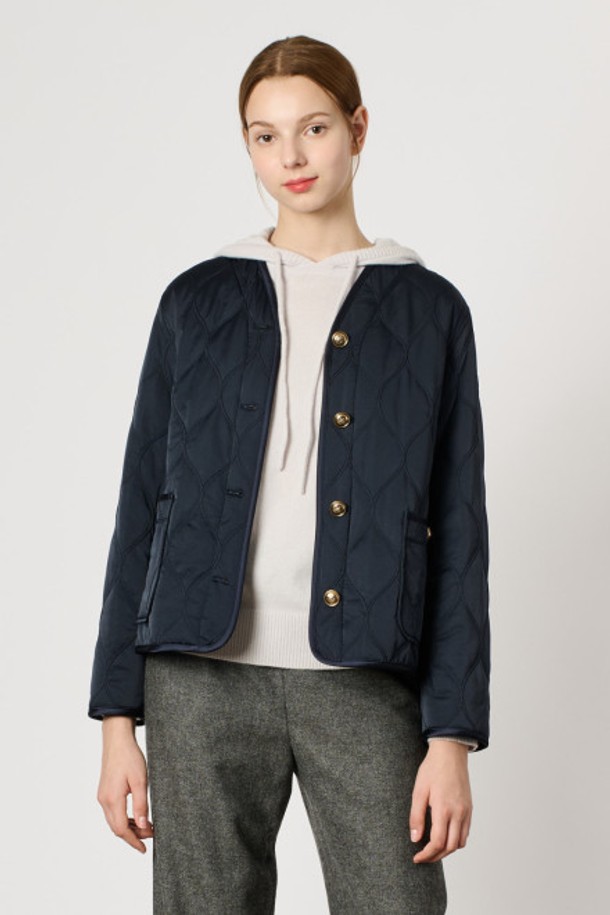 BCBG - 패딩 - [24WT] 웨이브 퀼팅 점퍼 - NAVY B4W9R13455