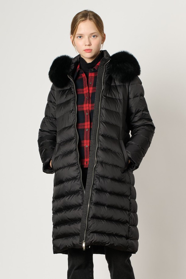 BCBG - 패딩 - [24WT] 폭스 퍼 후드 롱 다운 - BLACK B4WAF84099