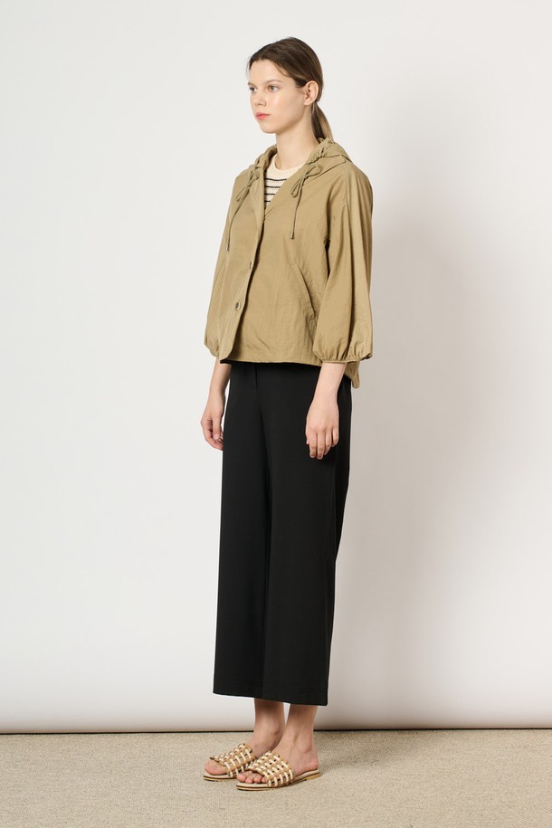 BCBG - 점퍼 - [24FA]후드 블록 캐주얼 점퍼 - Dark Beige B4F7R17073