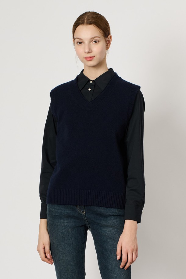 BCBG - 베스트 - [24WT] 브이넥 니트 베스트 - DARK NAVY B4W9K50556