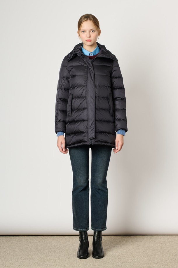 BCBG - 패딩 - [24WT] 카라 넥 롱 다운 - NAVY B4WAF82555