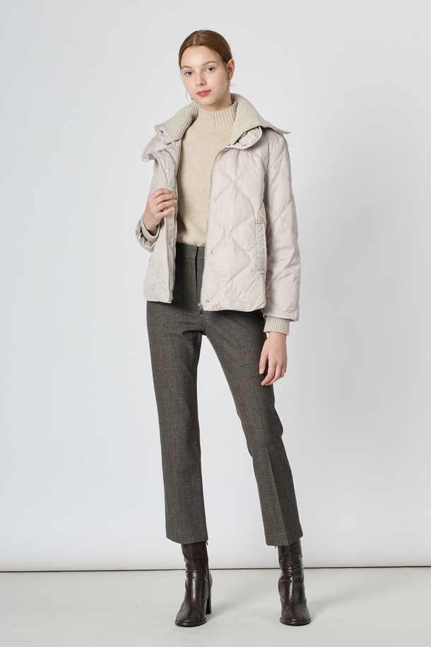 BCBG - 패딩 - [24WT] 니트 블록 덕다운 점퍼 - LIGHT BEIGE B4W9G88571