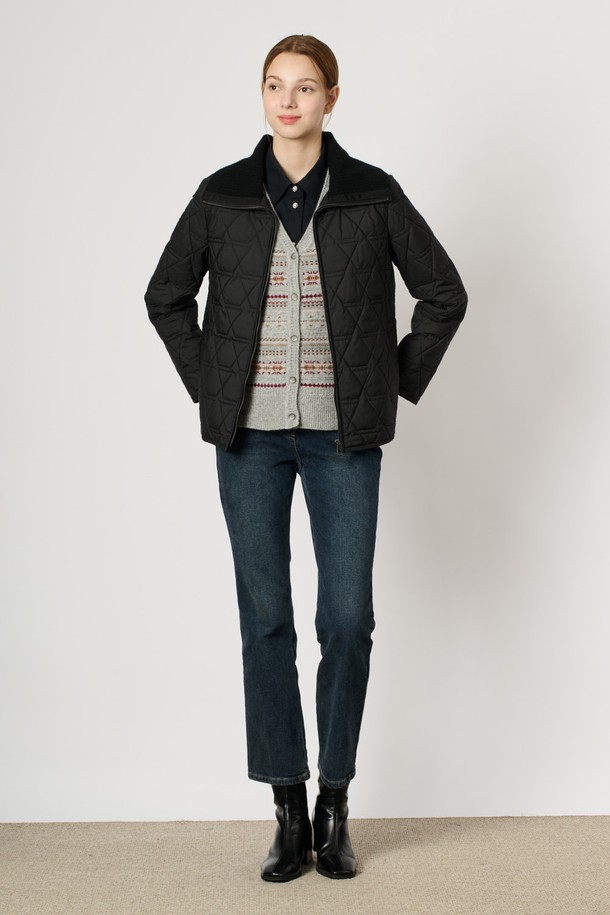 BCBG - 패딩 - [24WT] 다이아 퀼팅 니트 블록 점퍼 - BLACK B4W9R15199