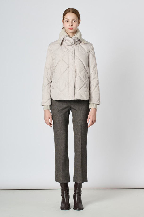 BCBG - 패딩 - [24WT] 니트 블록 덕다운 점퍼 - LIGHT BEIGE B4W9G88571