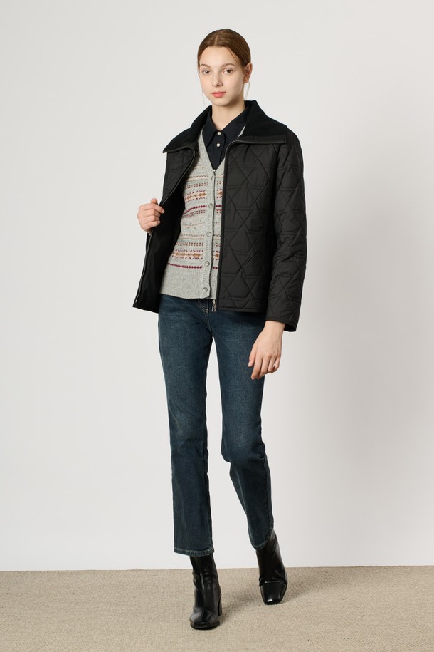 BCBG - 패딩 - [24WT] 다이아 퀼팅 니트 블록 점퍼 - BLACK B4W9R15199