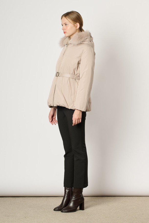 BCBG - 패딩 - [24WT] 폭스 퍼 벨트 다운 - LIGHT BEIGE B4WAF83271