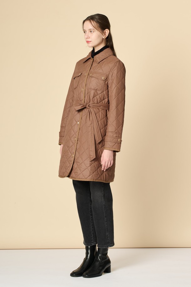 BCBG - 점퍼 - [24WT]벨티드 퀼팅 점퍼 - DARK BEIGE B4W9R13573