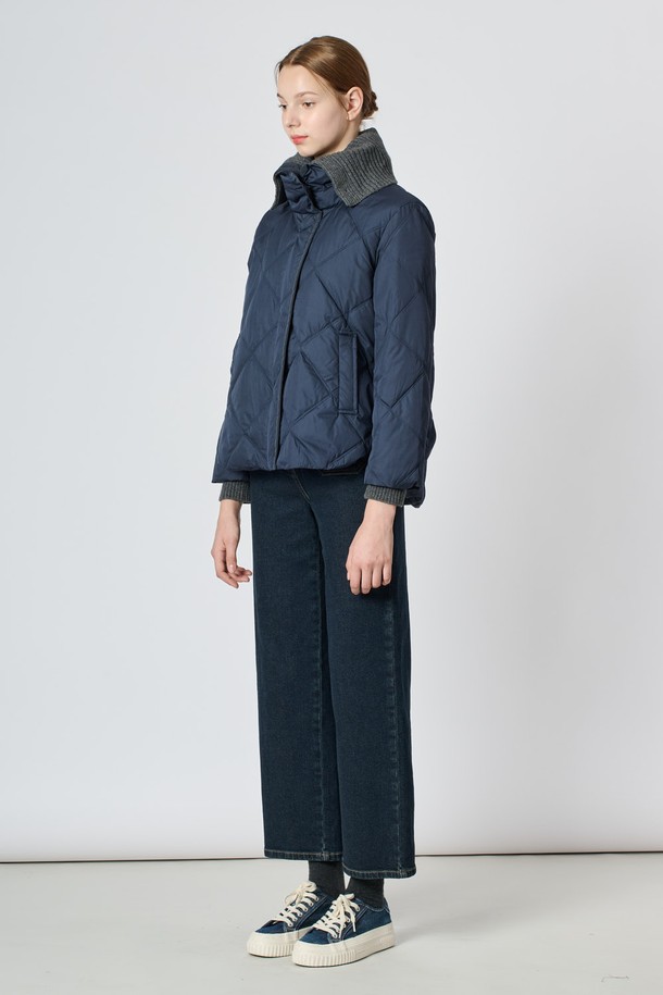 BCBG - 패딩 - [24WT] 니트 블록 덕다운 점퍼 - NAVY B4W9G88555