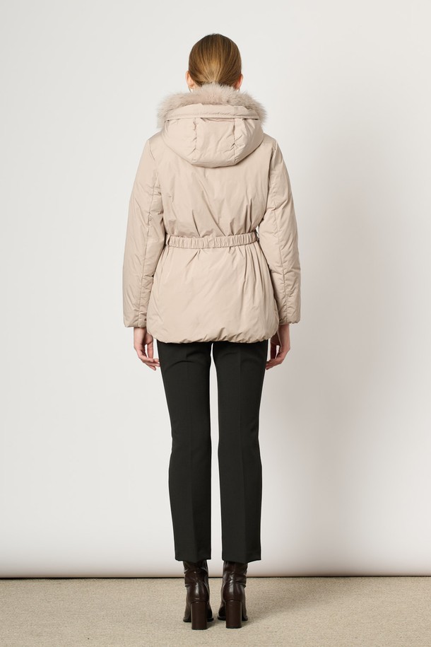 BCBG - 패딩 - [24WT] 폭스 퍼 벨트 다운 - LIGHT BEIGE B4WAF83271