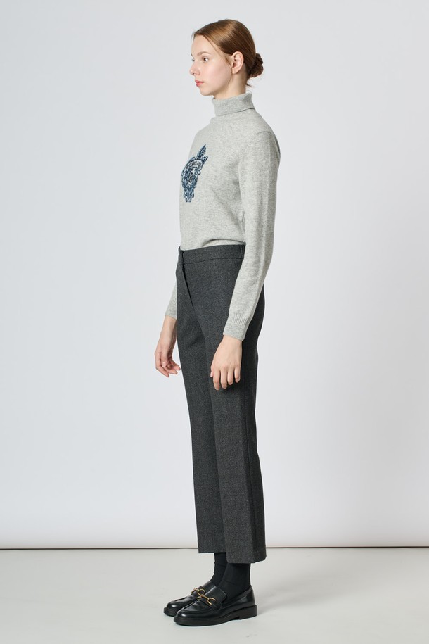 BCBG - 롱/미디팬츠 - [24WT] 백 밴딩 부츠컷 패턴 팬츠 - CHARCOAL GRAY B4W9P37398