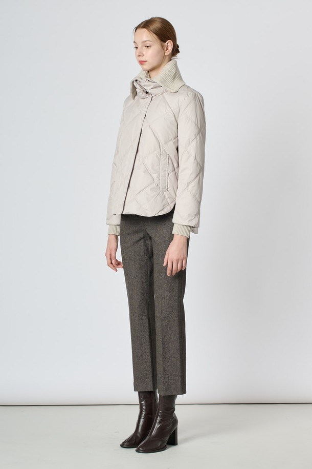 BCBG - 패딩 - [24WT] 니트 블록 덕다운 점퍼 - LIGHT BEIGE B4W9G88571