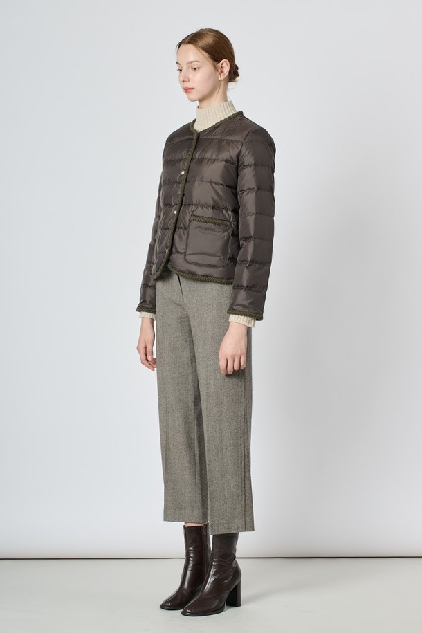 BCBG - 패딩 - [24WT] 텍스처 블록 라운드 다운 - KHAKI B4W9G88045