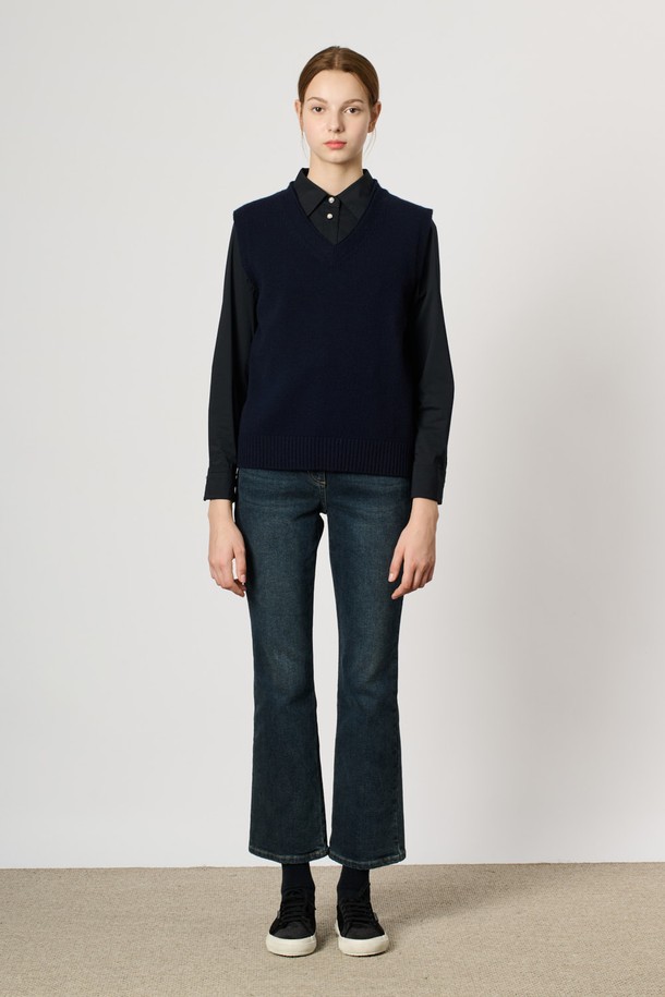 BCBG - 베스트 - [24WT] 브이넥 니트 베스트 - DARK NAVY B4W9K50556