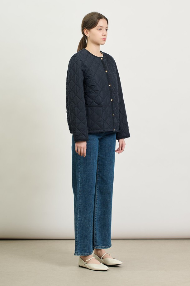 BCBG - 점퍼 - [25SP] 라운드넥 숏 퀼팅 점퍼 - NAVY B5S1R11555