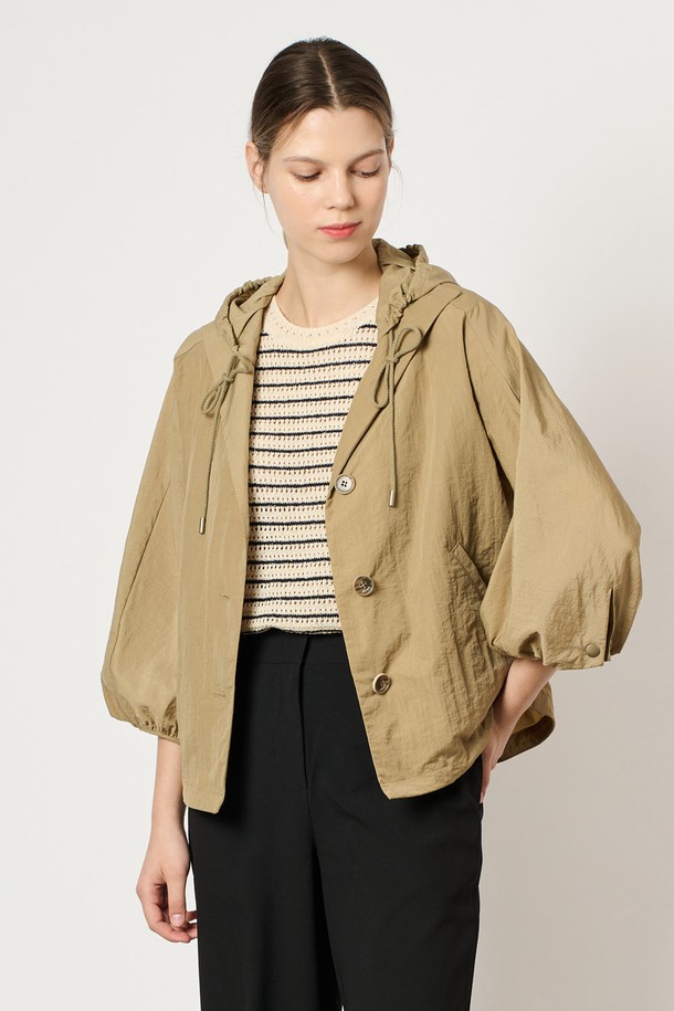 BCBG - 점퍼 - [24FA]후드 블록 캐주얼 점퍼 - Dark Beige B4F7R17073