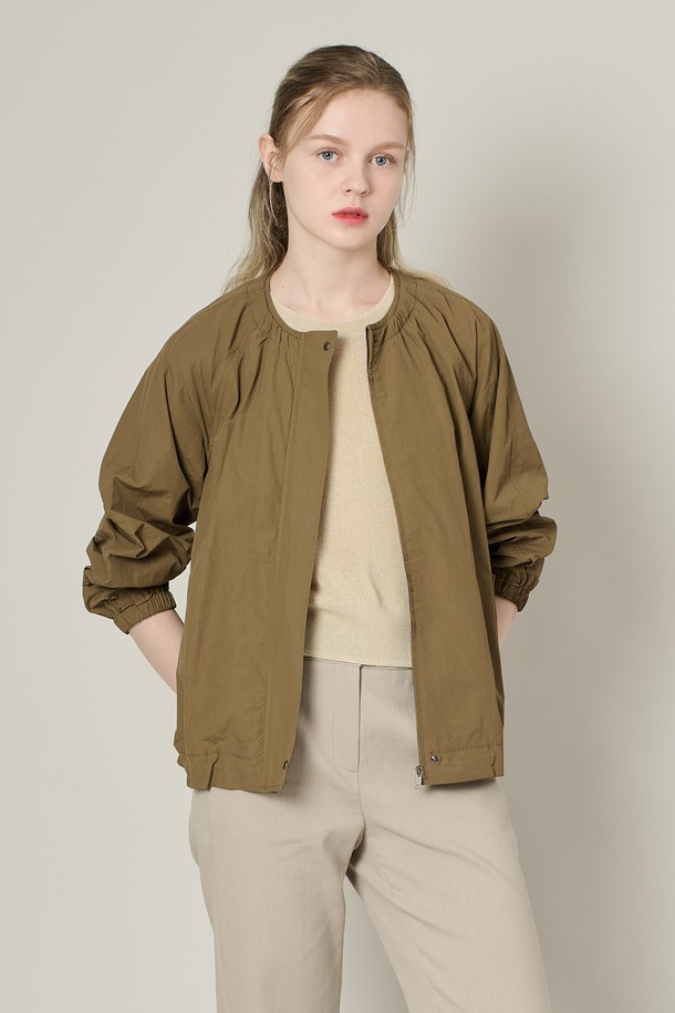 ALL&SUNDRY -  - [24FA]셔링 라운드넥 드로우스트링 홑겹 점퍼 - Khaki Brown A4F7J17585