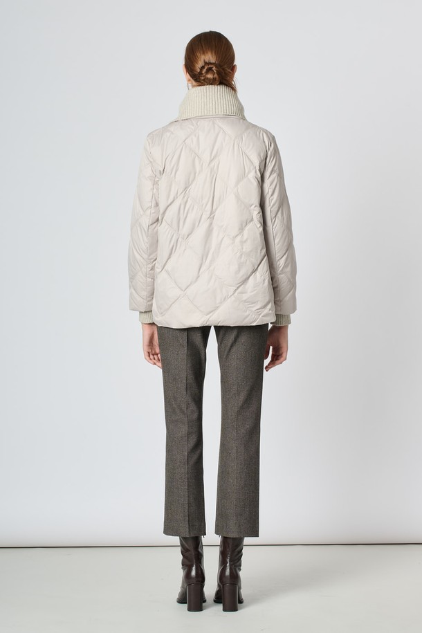 BCBG - 패딩 - [24WT] 니트 블록 덕다운 점퍼 - LIGHT BEIGE B4W9G88571