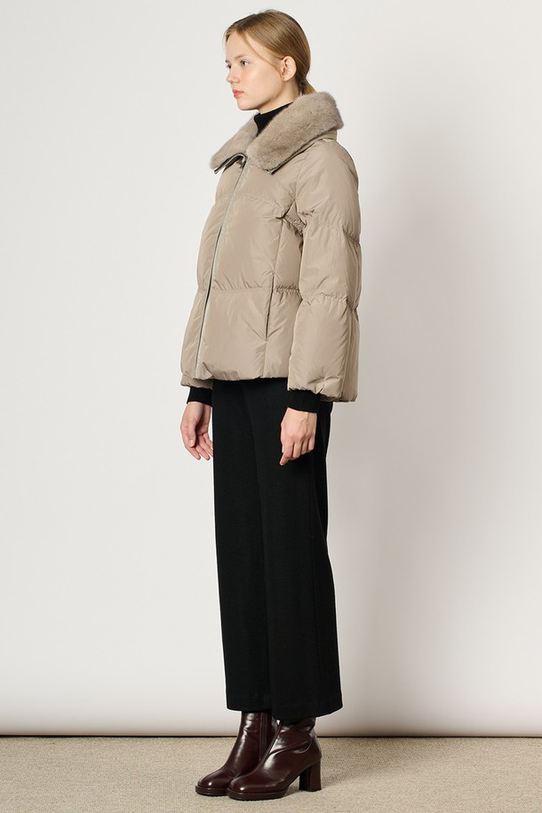 BCBG - 패딩 - [24WT] 탈부착 밍크카라 다운 - DARK BEIGE B4WAF83173