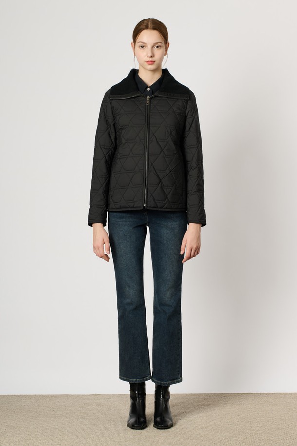 BCBG - 패딩 - [24WT] 다이아 퀼팅 니트 블록 점퍼 - BLACK B4W9R15199