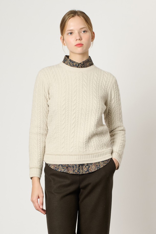 BCBG - 스웨터 - [24WT] 캐시 블렌드 케이블 니트 - OATMEAL B4WBK42977