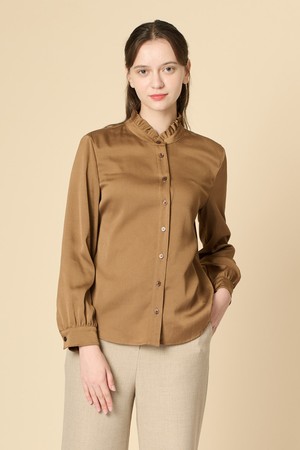 [24FA] 프릴넥 솔리드 블라우스 - DARK BEIGE B4F8B43773