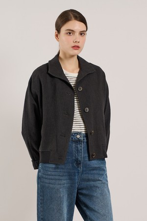[25SU] 린넨 밑단 니트패치 자켓 - CHARCOAL GRAY A5M3J10798